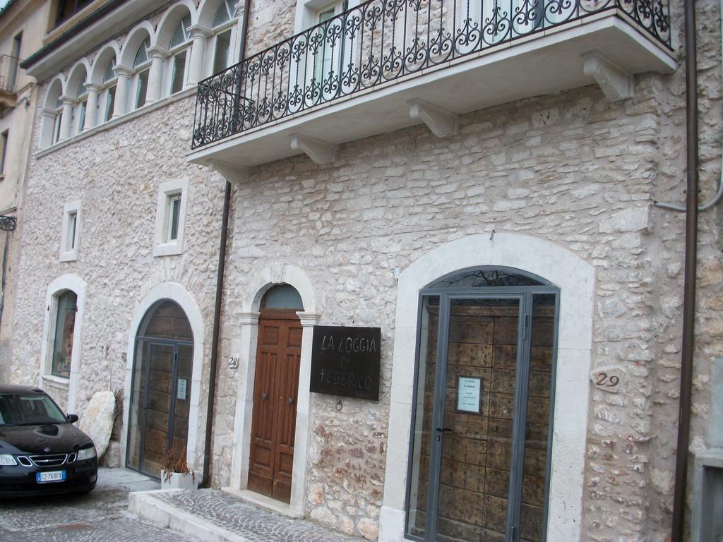 ホテル La Loggia Di Federico Navelli エクステリア 写真